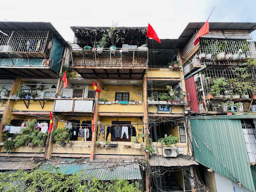 hidden gems in hanoi - old buildings in hanoi